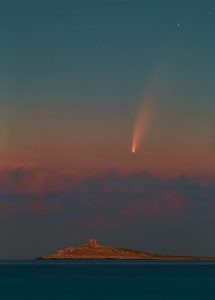 La cometa "Neowise " sull’ Isola delle Femmine (Pa) immortalata dal fotografo siciliano Dario Giannobile .